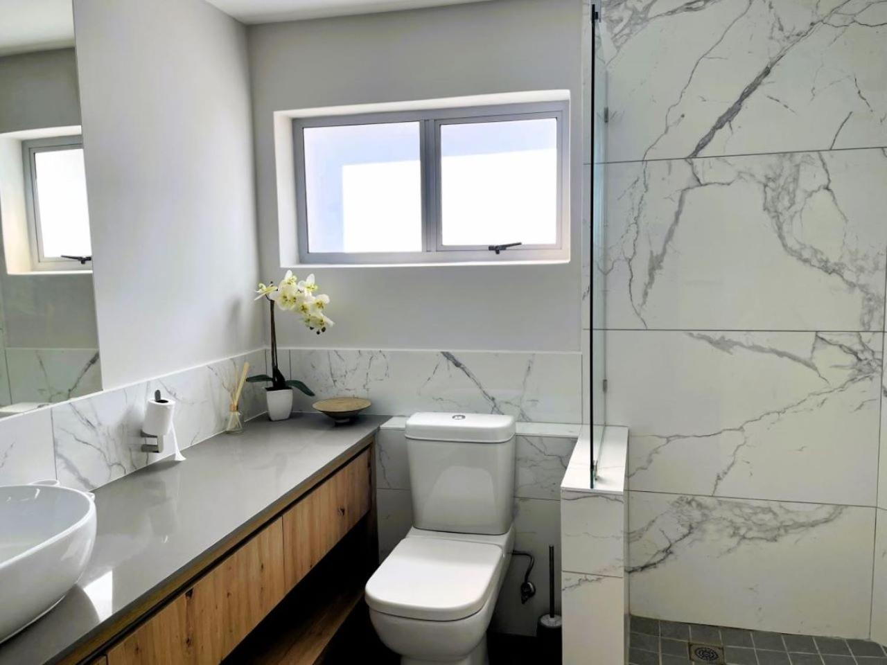 34 Whytes Way Luxury Apartment *