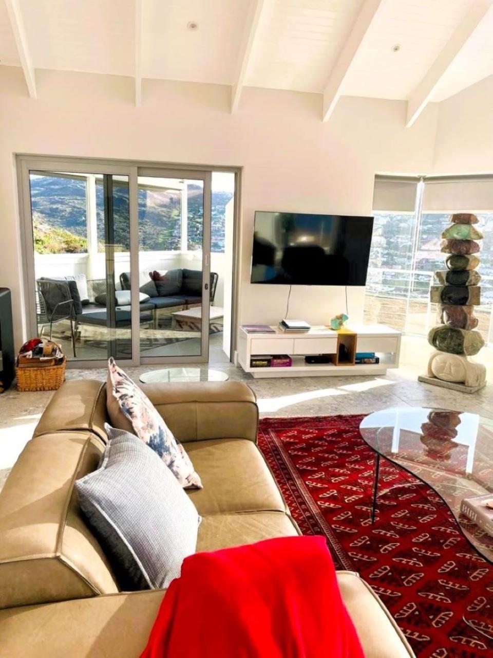 34 Whytes Way Luxury Apartment